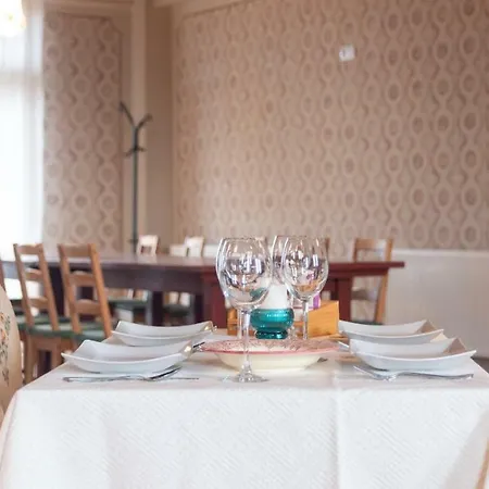 Kastel Transylvania מלון בראשוב